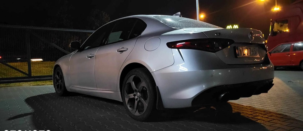 Alfa Romeo Giulia cena 83000 przebieg: 34100, rok produkcji 2017 z Legionowo małe 154